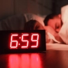Zegar budzik z projektorem 10 stopni głośności ekran 8''