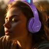 Słuchawki bezprzewodowe dla dzieci FM Bluetooth świecące LED SD kot - fioletowe