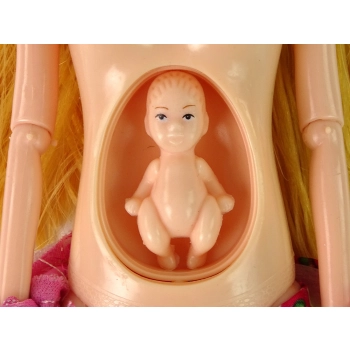 Lalka Dla Dzieci W Ciąży Różowa Sukienka Kwiaty