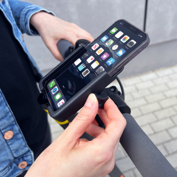 Metalowy uchwyt na telefon do roweru. hulajnogi czarny