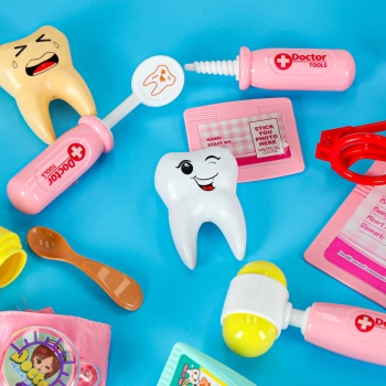 Zestaw lekarza w kuferku mały doktor dźwięk 35 elementów