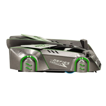 Samochód zdalnie sterowany na pilot laser jeździ po ścianie suficie szary