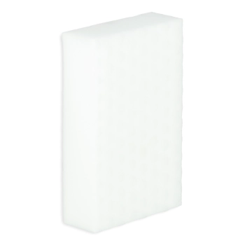 Magiczna gąbka z melaminy usuwa trudne plamy