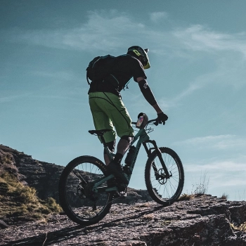  Torba rowerowa na kierownicę z etui na telefon 1 l czarna - zdj. dodatkowe 5