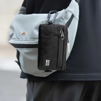  Portfel sportowy turystyczny z karabińczykiem - czarny - zdj. dodatkowe 1