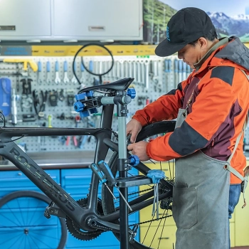  Wielofunkcyjny stojak serwisowy uchwyt do rowerów podłogowy - czarny - zdj. dodatkowe 5