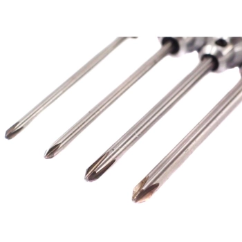 Zestaw czterech śrubokrętów krzyżakowych